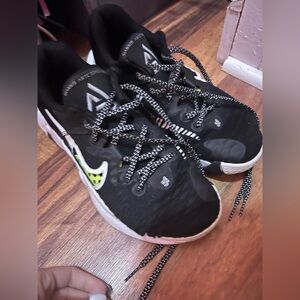 Nike Kids Shoes Black and White